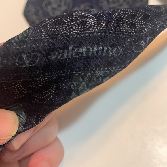 Valentino Men’s Silk Tie - Picture 5 of 5